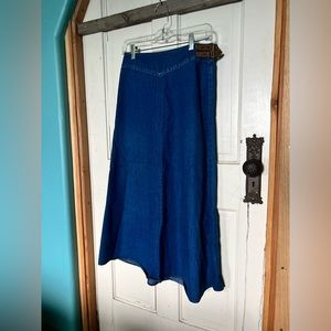Gorgeous blue denim maxi skirt!